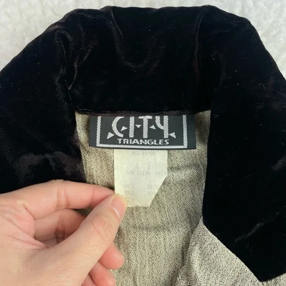 (VTG) CITY TRIANGLES • Sand/Brown Velvet Trim Button Long Sleeve Mini Dress, 7 - Picture 13 of 16